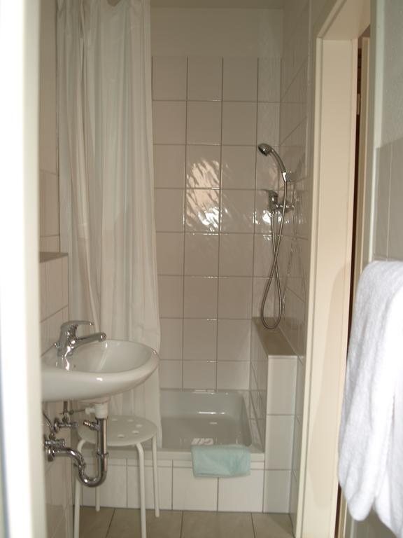 Gaestehaus In Der Gotthardtstrasse Erfurt Pokój zdjęcie
